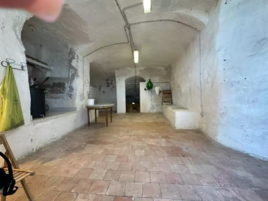 Immagine 26 di Magazzino in vendita  a Matera