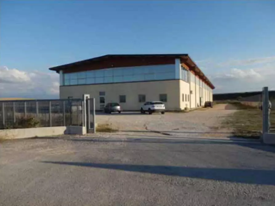 Immagine 1 di Capannone industriale in vendita  in SP19, 74014 Laterza TA, Italia a Laterza