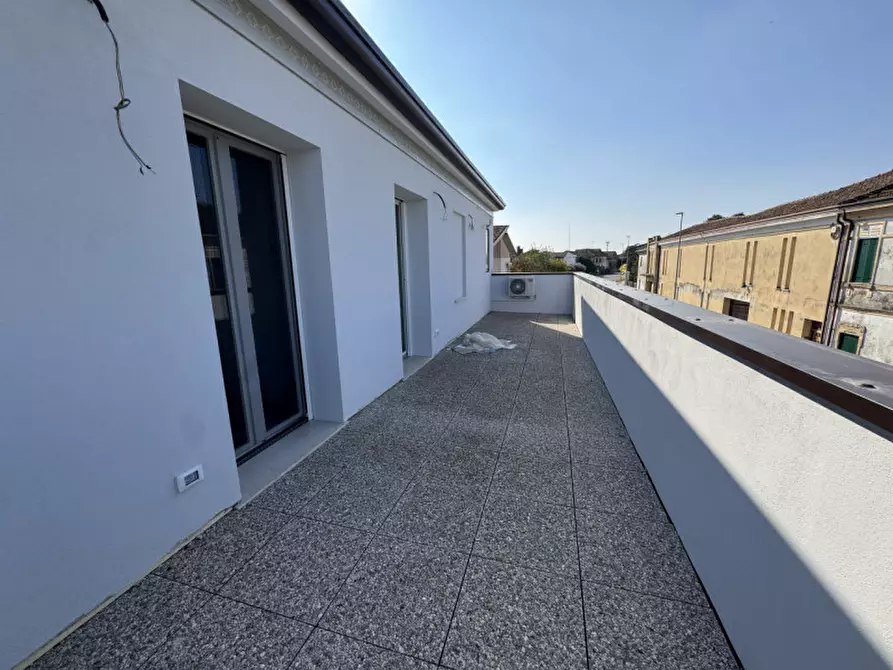 Immagine 2 di Appartamento in affitto  a Trecenta