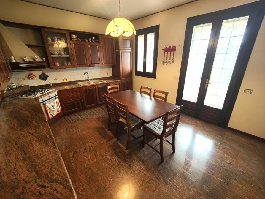 Immagine 9 di Villa in vendita  a Padova