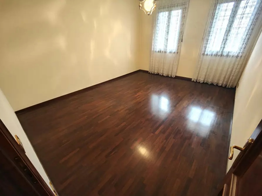 Immagine 12 di Villa in vendita  a Padova