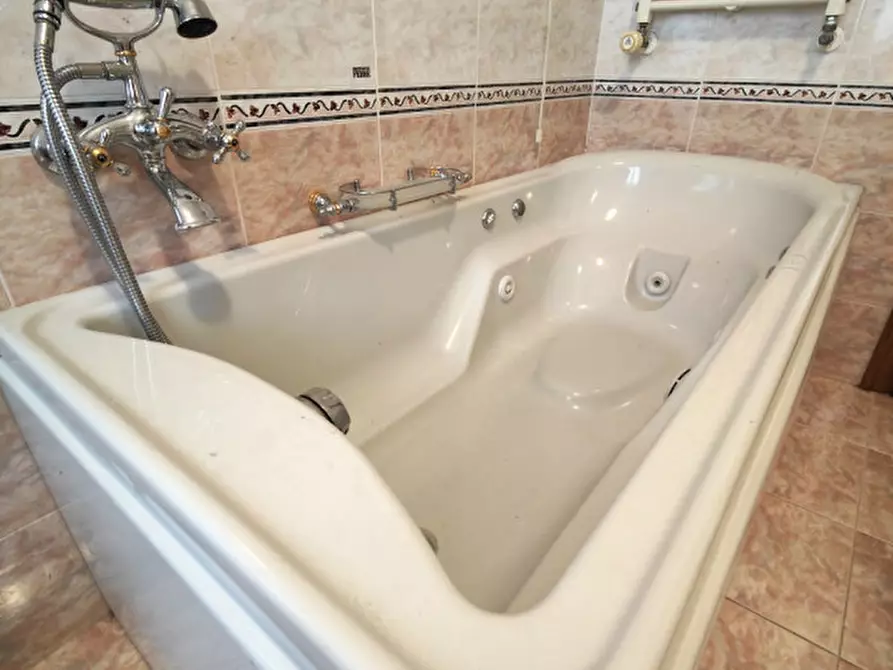 Immagine 18 di Villa in vendita  a Padova