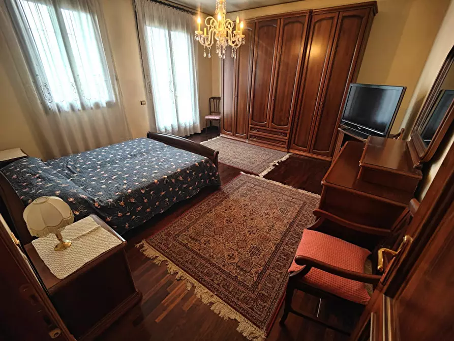 Immagine 19 di Villa in vendita  a Padova