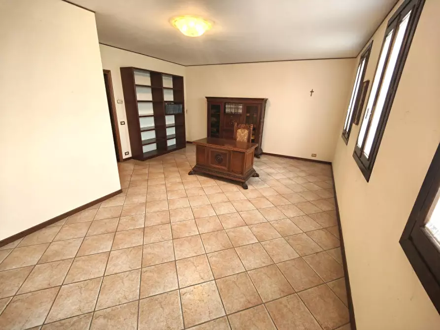 Immagine 25 di Villa in vendita  a Padova