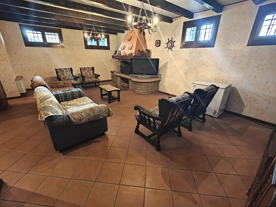 Immagine 27 di Villa in vendita  a Padova