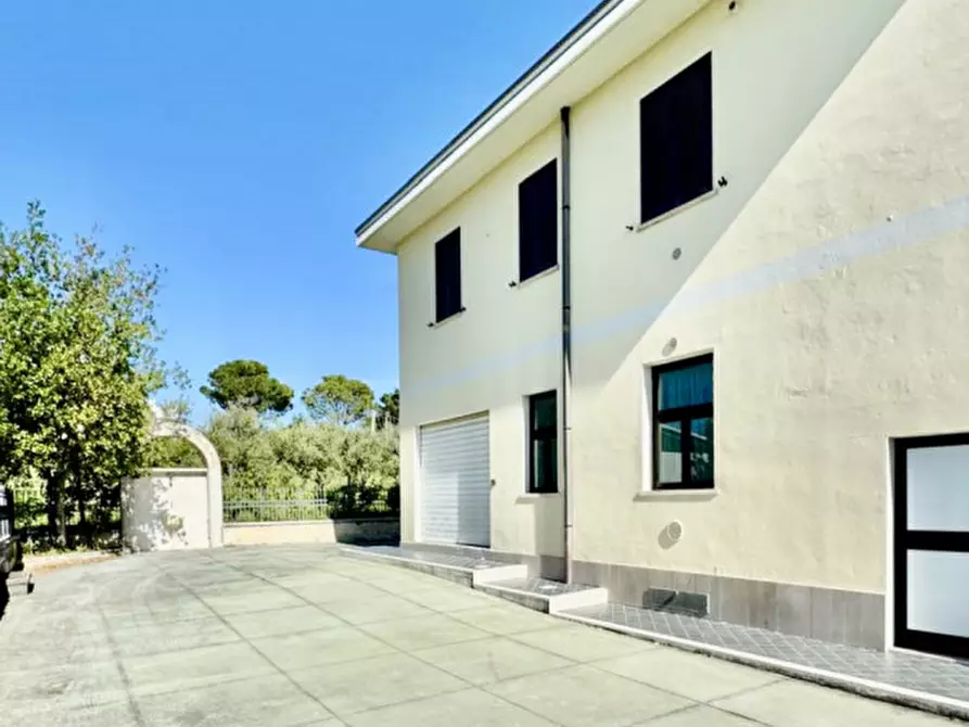 Immagine 33 di Villa in vendita  a Manoppello