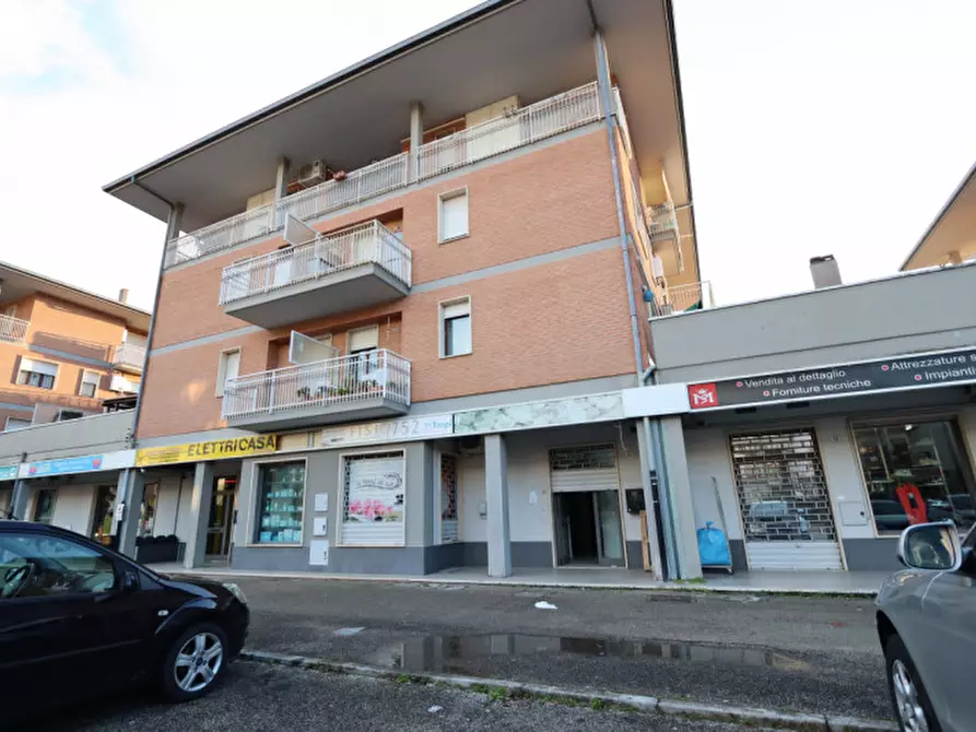 Immagine 1 di Negozio in vendita  in Via Francesco Palmegiani, 55 a Rieti