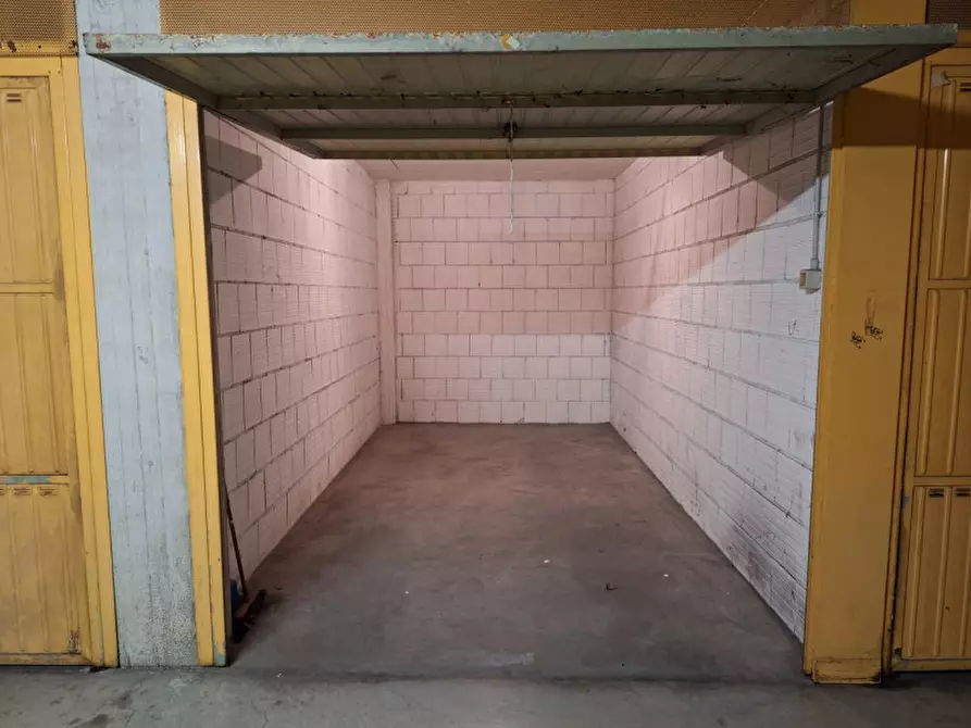 Immagine 2 di Garage in affitto  in via Pelusia 32 a Modena