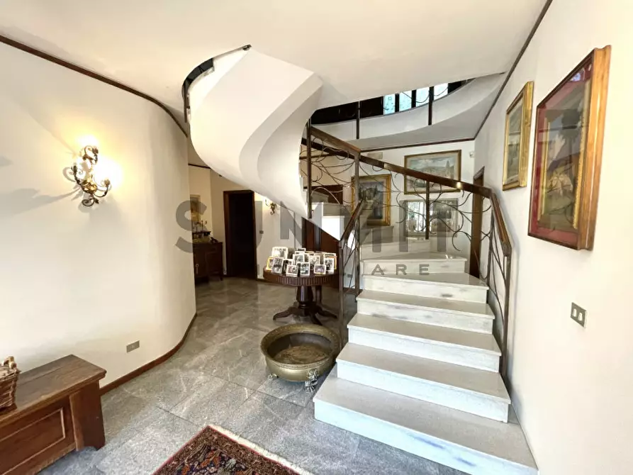 Immagine 2 di Villa in vendita  a Schio