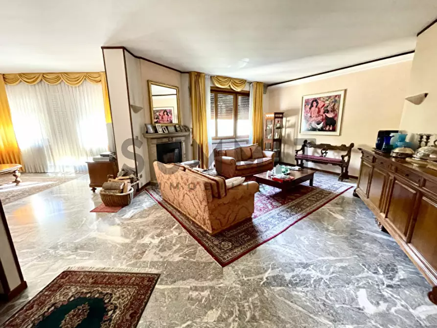 Immagine 3 di Villa in vendita  a Schio