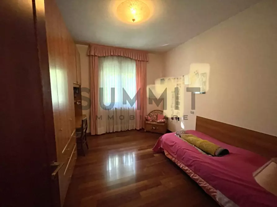 Immagine 4 di Villa in vendita  a Schio