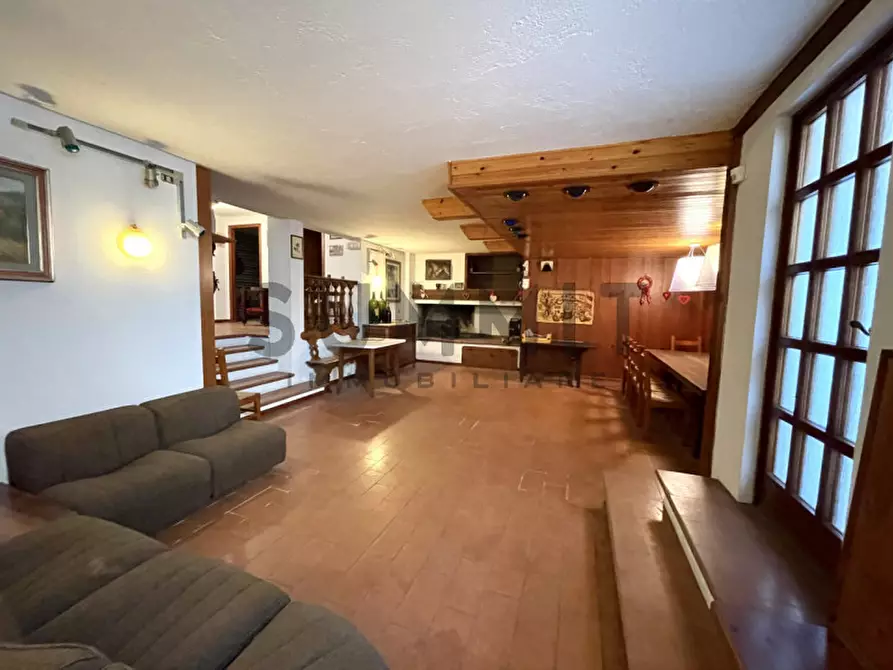 Immagine 9 di Villa in vendita  a Schio