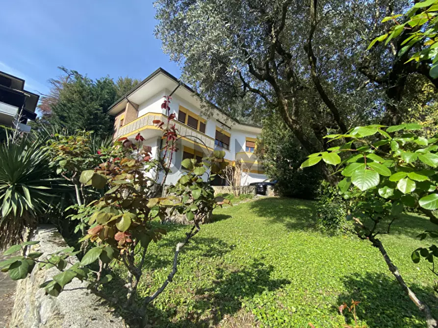 Immagine 10 di Villa in vendita  a Schio
