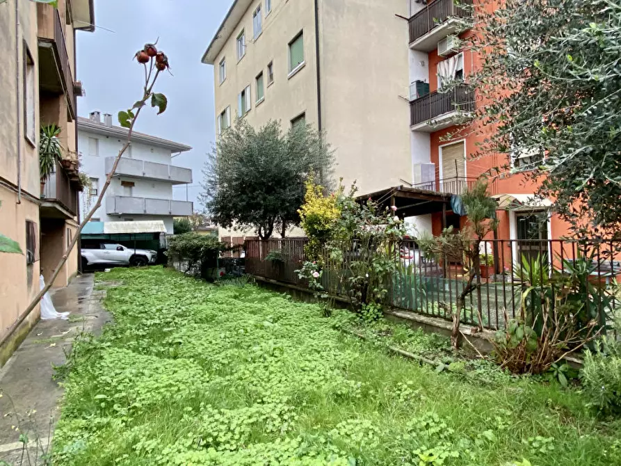 Immagine 28 di Appartamento in vendita  in Via Udine, 8 a Creazzo