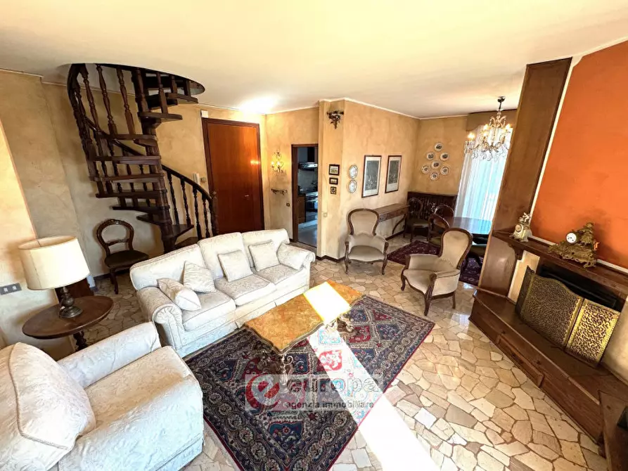 Immagine 1 di Appartamento in vendita  in Viale Crispi ,85 a Vicenza