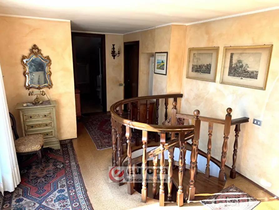 Immagine 18 di Appartamento in vendita  in Viale Crispi ,85 a Vicenza