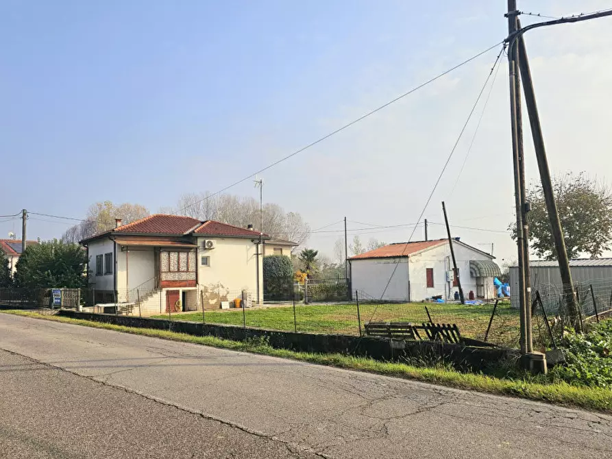 Immagine 11 di Casa indipendente in vendita  in VIA BOSCHETTE a Ospedaletto Euganeo