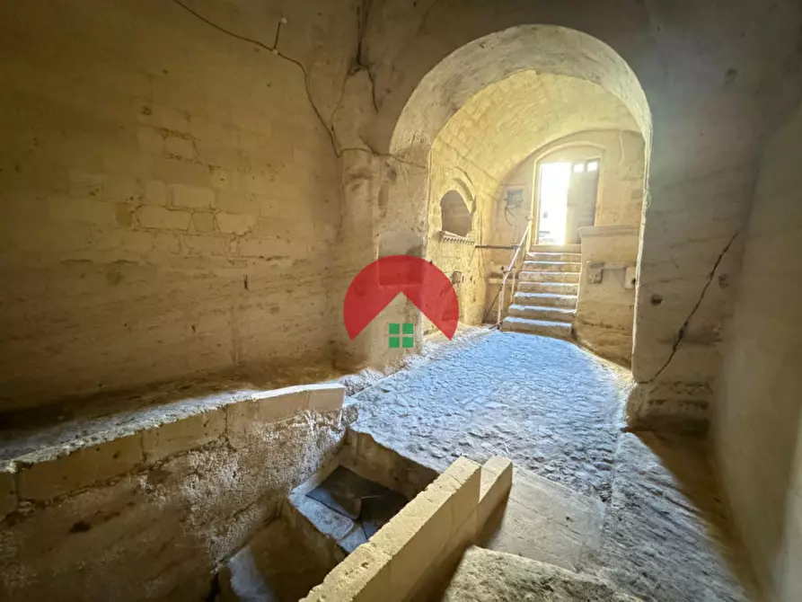 Immagine 8 di Attività commerciale in vendita  a Matera
