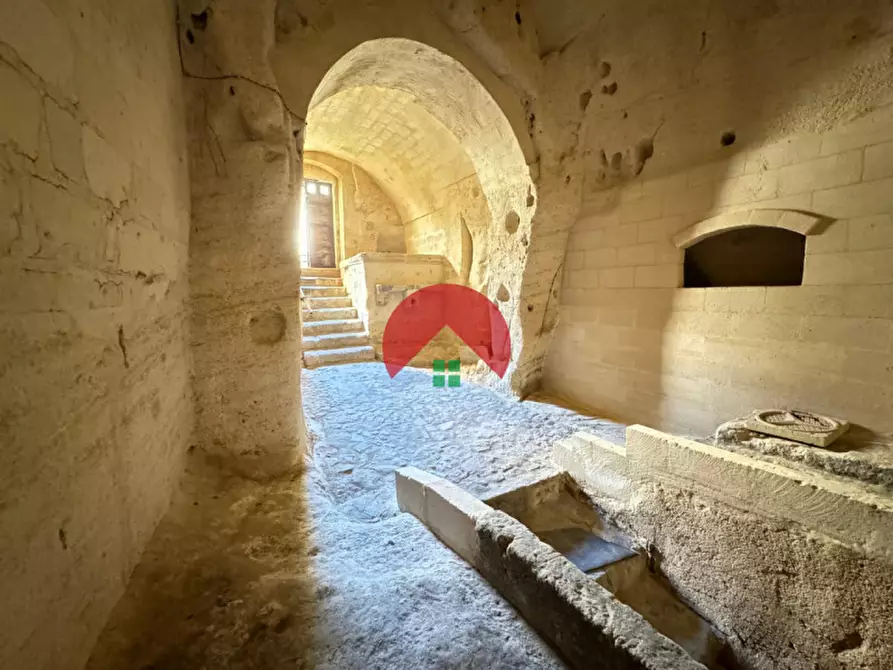 Immagine 9 di Attività commerciale in vendita  a Matera