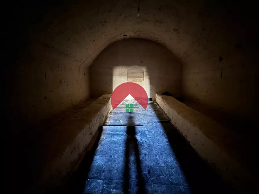 Immagine 11 di Attività commerciale in vendita  a Matera