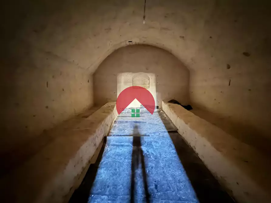 Immagine 13 di Attività commerciale in vendita  a Matera