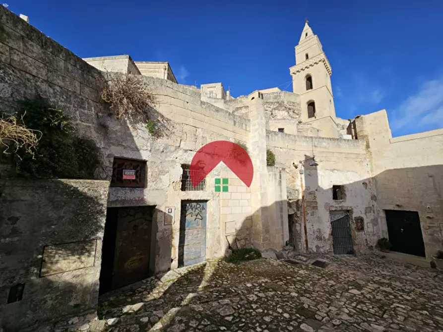 Immagine 4 di Attività commerciale in vendita  a Matera