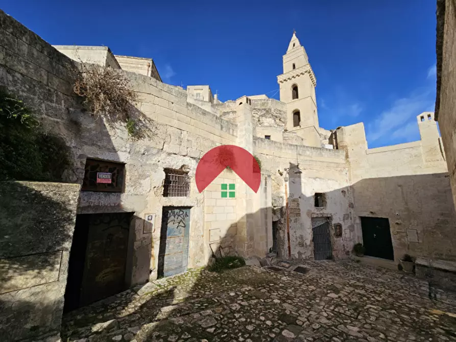 Immagine 5 di Attività commerciale in vendita  a Matera