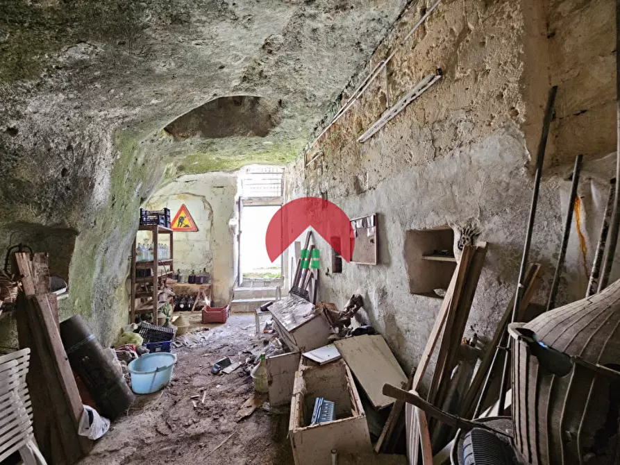 Immagine 8 di Attività commerciale in vendita  a Matera