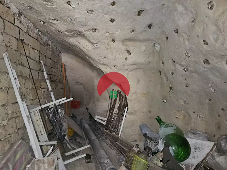 Immagine 11 di Attività commerciale in vendita  a Matera