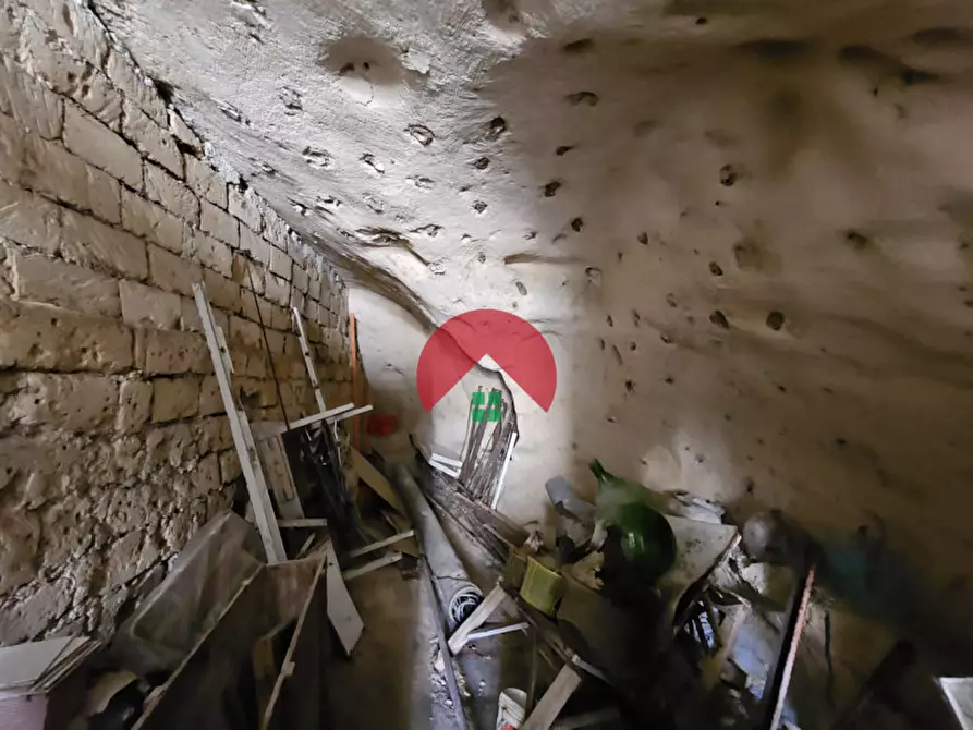 Immagine 13 di Attività commerciale in vendita  a Matera