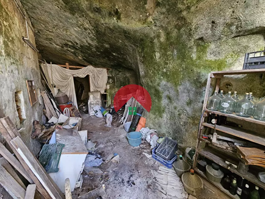 Immagine 14 di Attività commerciale in vendita  a Matera