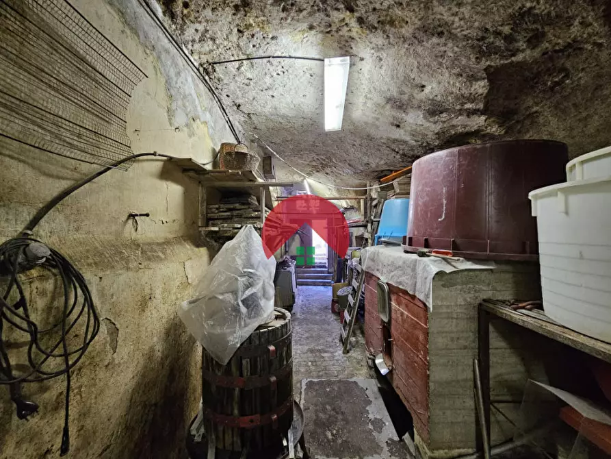 Immagine 15 di Attività commerciale in vendita  a Matera