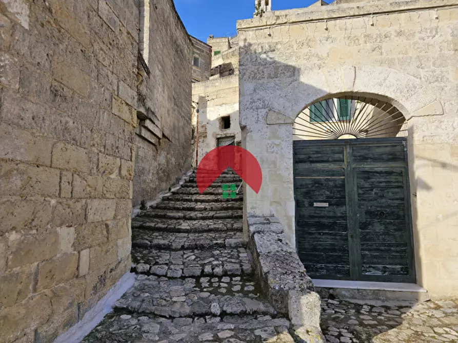 Immagine 23 di Attività commerciale in vendita  a Matera