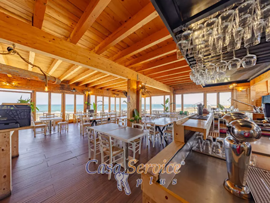 Immagine 8 di Attività commerciale in vendita  in SP 215 a Racale