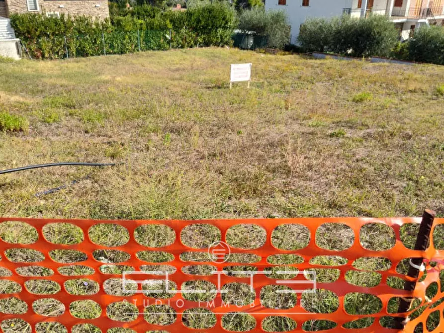 Immagine 2 di Terreno in vendita  a Osimo