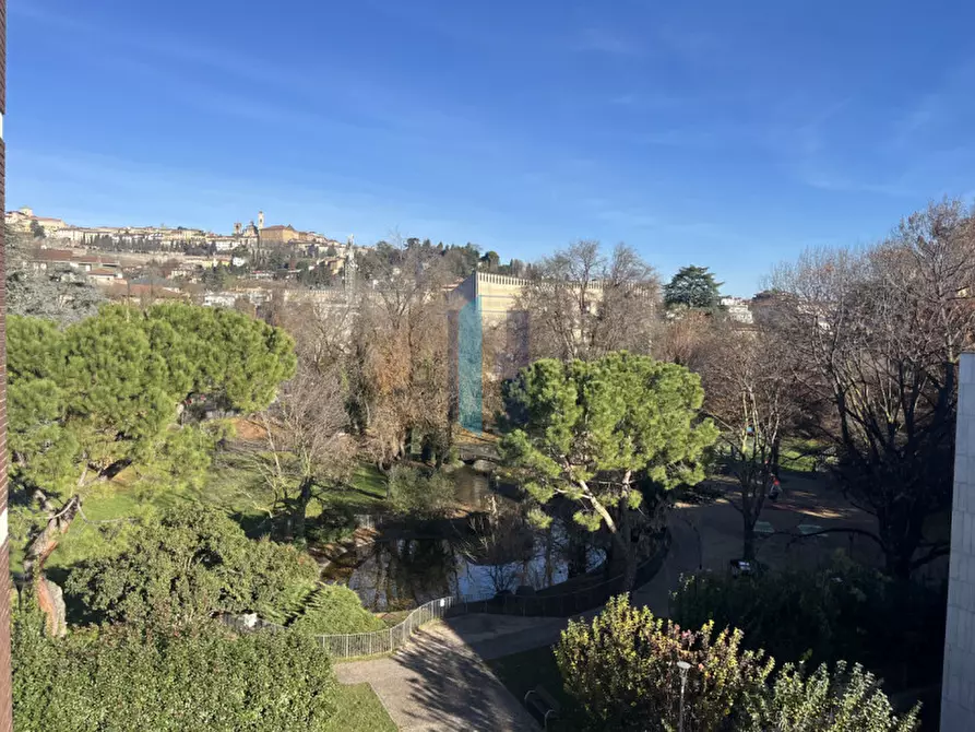 Immagine 1 di Appartamento in vendita  in Via Broseta a Bergamo