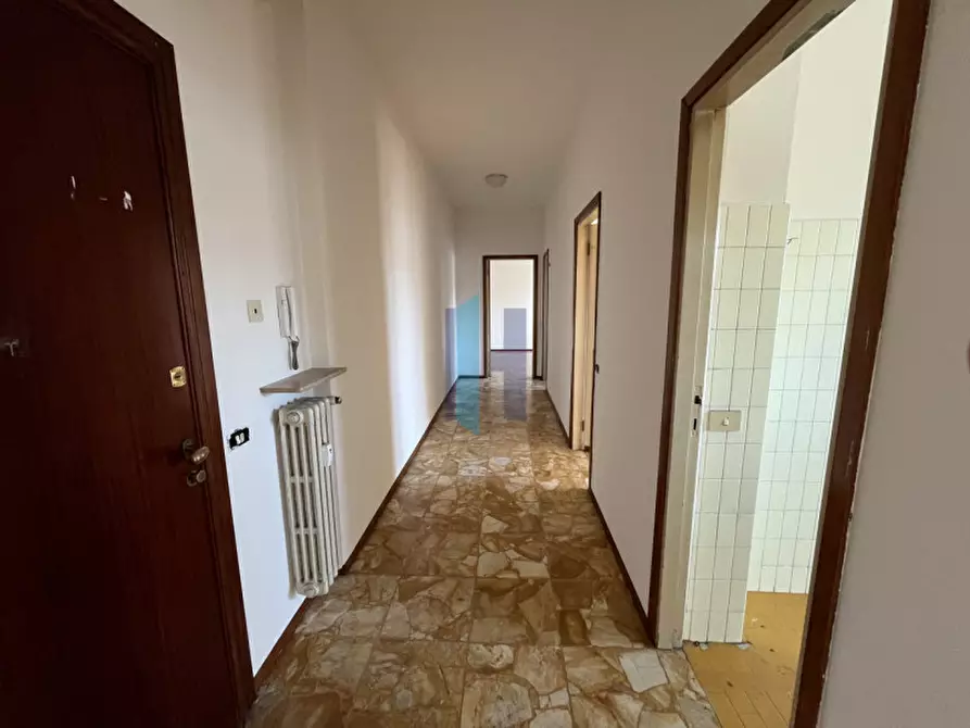 Immagine 7 di Appartamento in vendita  in Via Broseta a Bergamo