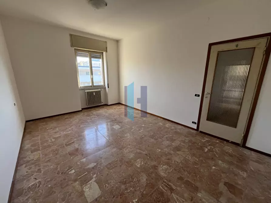 Immagine 10 di Appartamento in vendita  in Via Broseta a Bergamo