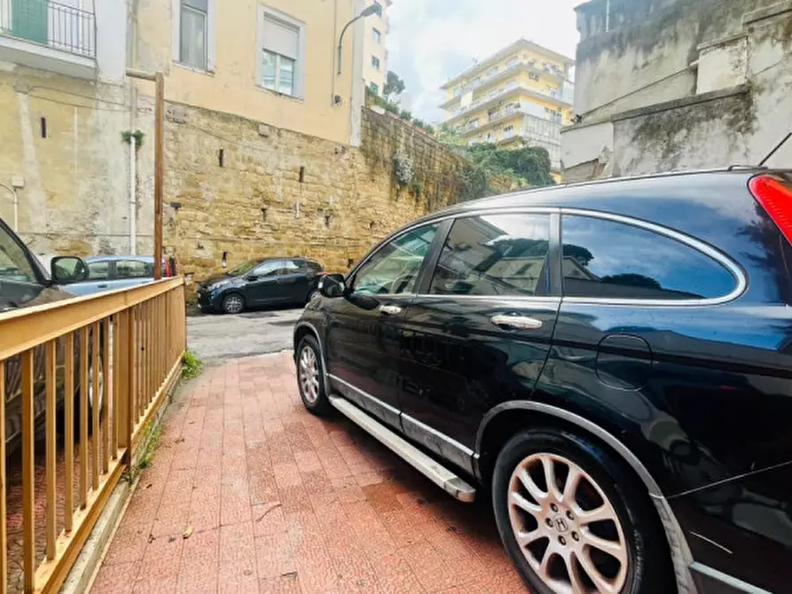 Immagine 14 di Negozio in vendita  in VIA POSILLIPO a Napoli
