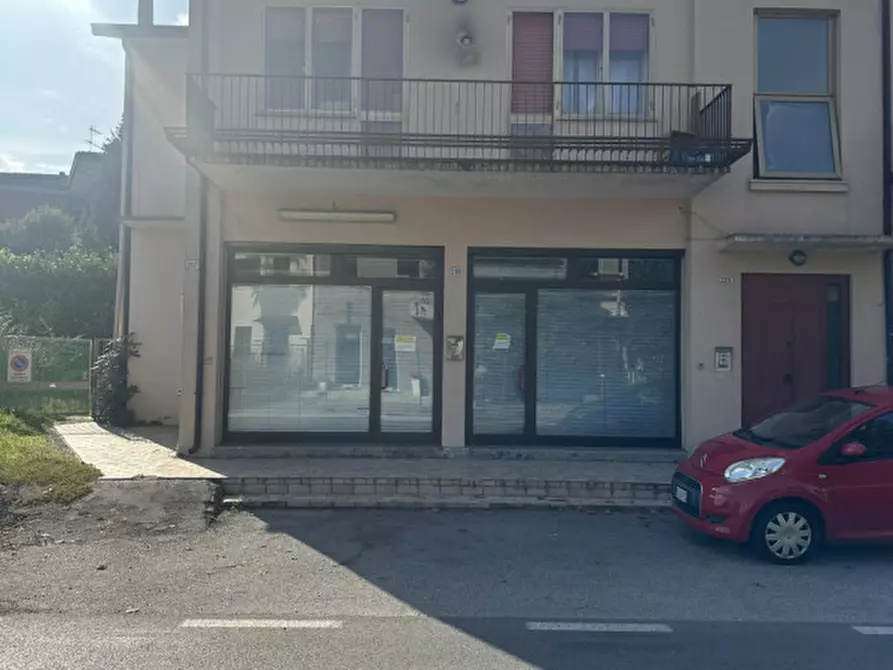 Immagine 6 di Negozio in vendita  in via Fornaci 217 a Padova