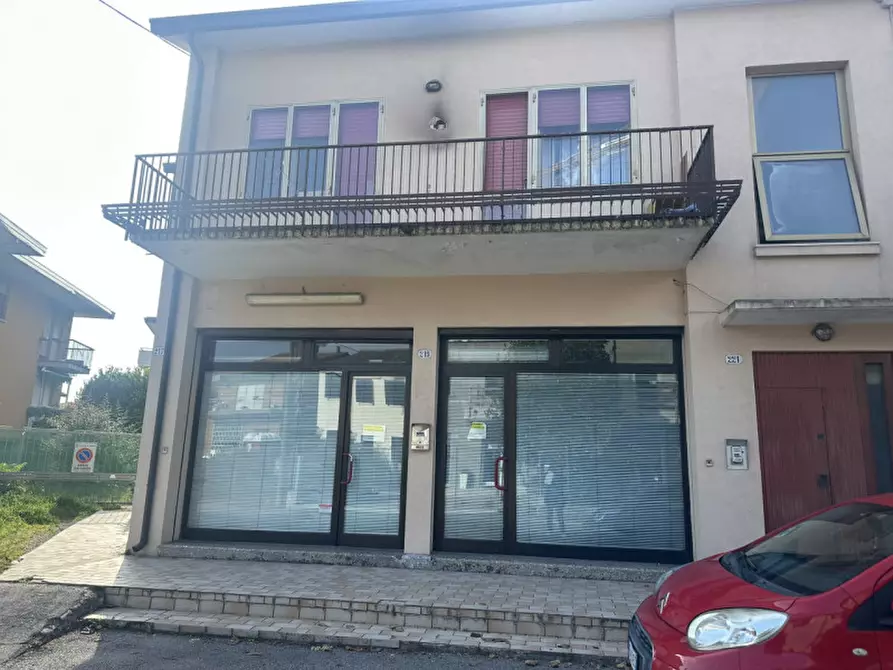 Immagine 9 di Negozio in vendita  in via Fornaci 217 a Padova
