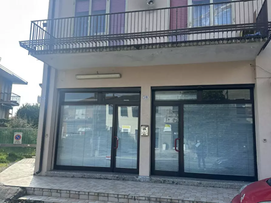 Immagine 10 di Negozio in vendita  in via Fornaci 217 a Padova