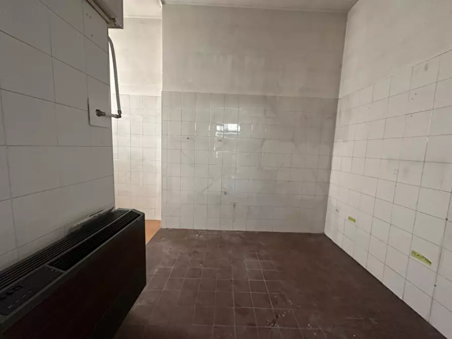 Immagine 11 di Negozio in vendita  in via Fornaci 217 a Padova