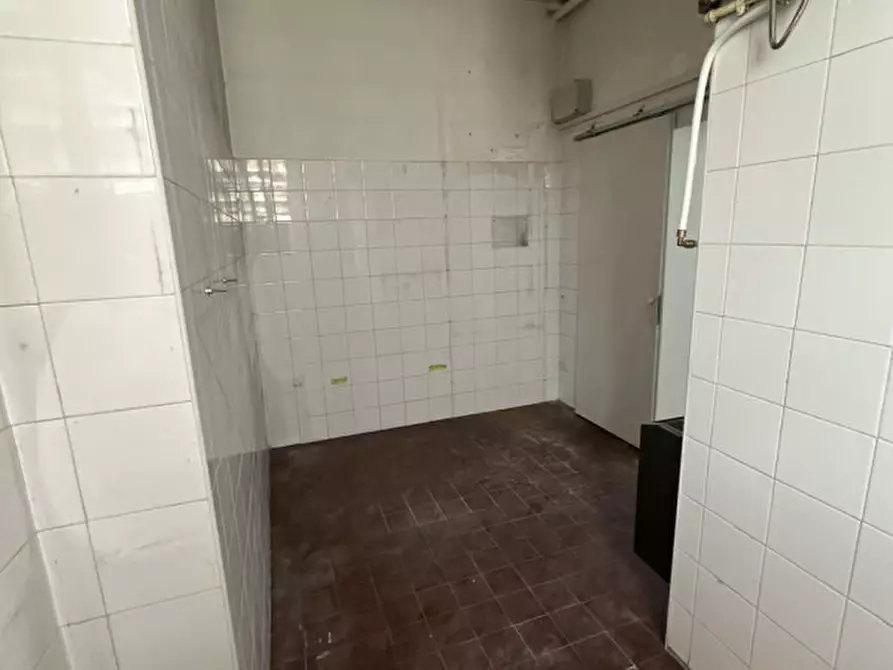 Immagine 14 di Negozio in vendita  in via Fornaci 217 a Padova