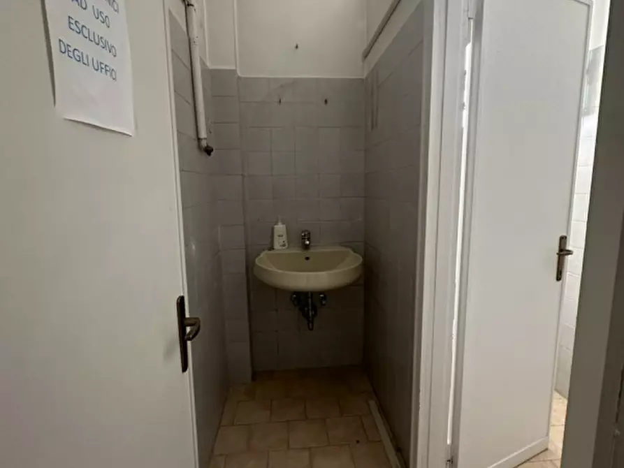 Immagine 15 di Negozio in vendita  in via Fornaci 217 a Padova