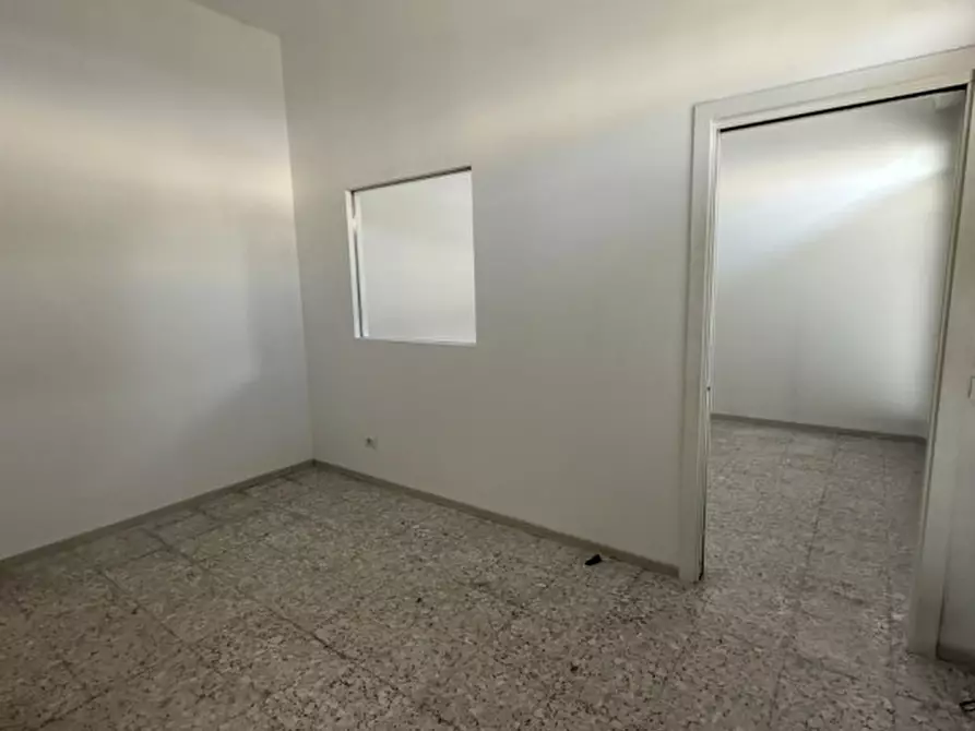 Immagine 29 di Negozio in vendita  in via Fornaci 217 a Padova