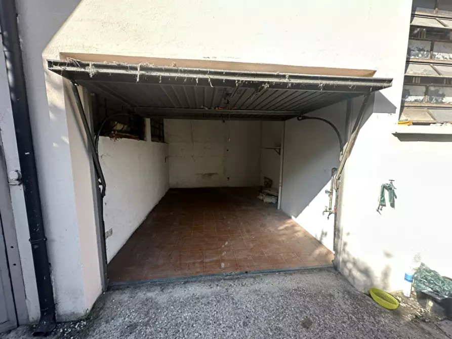 Immagine 31 di Negozio in vendita  in via Fornaci 217 a Padova