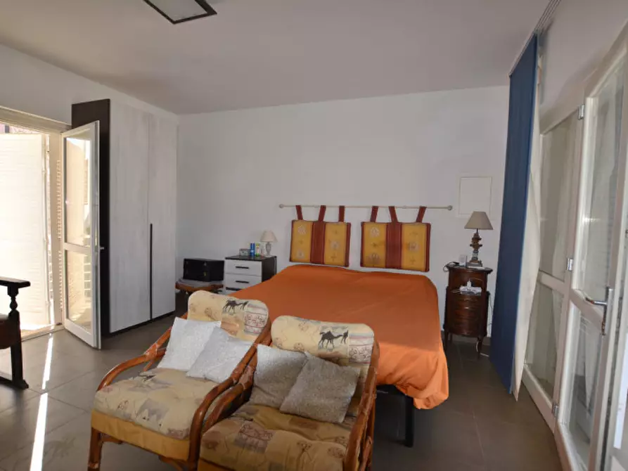 Immagine 12 di Casa indipendente in vendita  in VIA GIULIANOVA 67 a Fiumicino