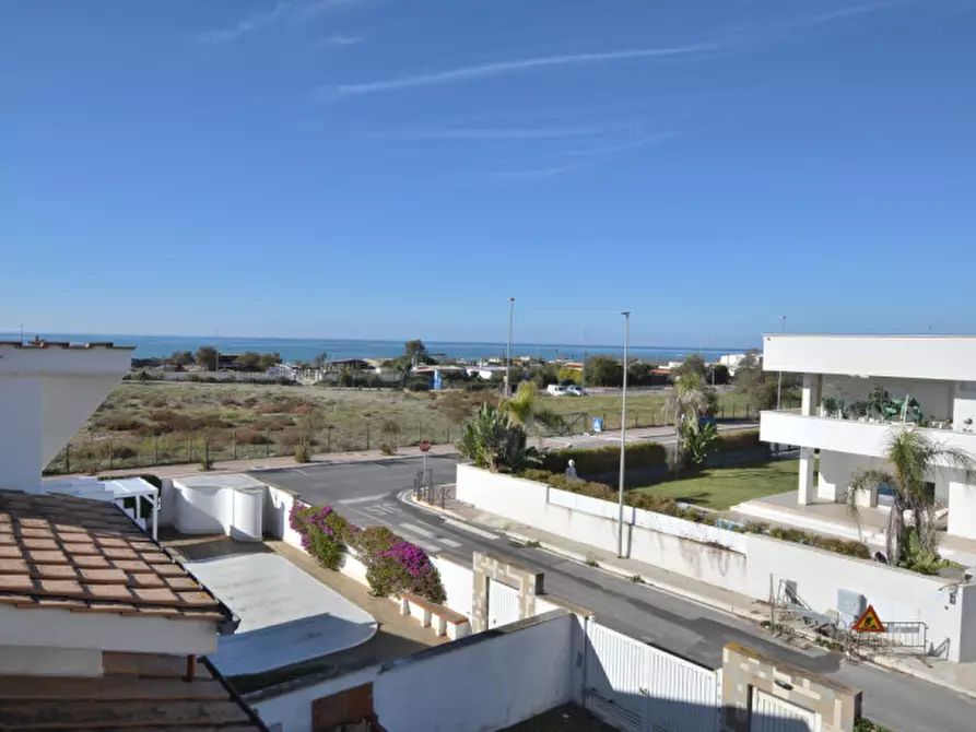 Immagine 14 di Casa indipendente in vendita  in VIA GIULIANOVA 67 a Fiumicino