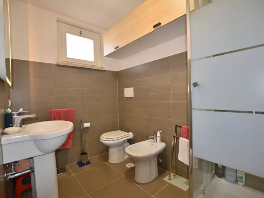 Immagine 15 di Casa indipendente in vendita  in VIA GIULIANOVA 67 a Fiumicino